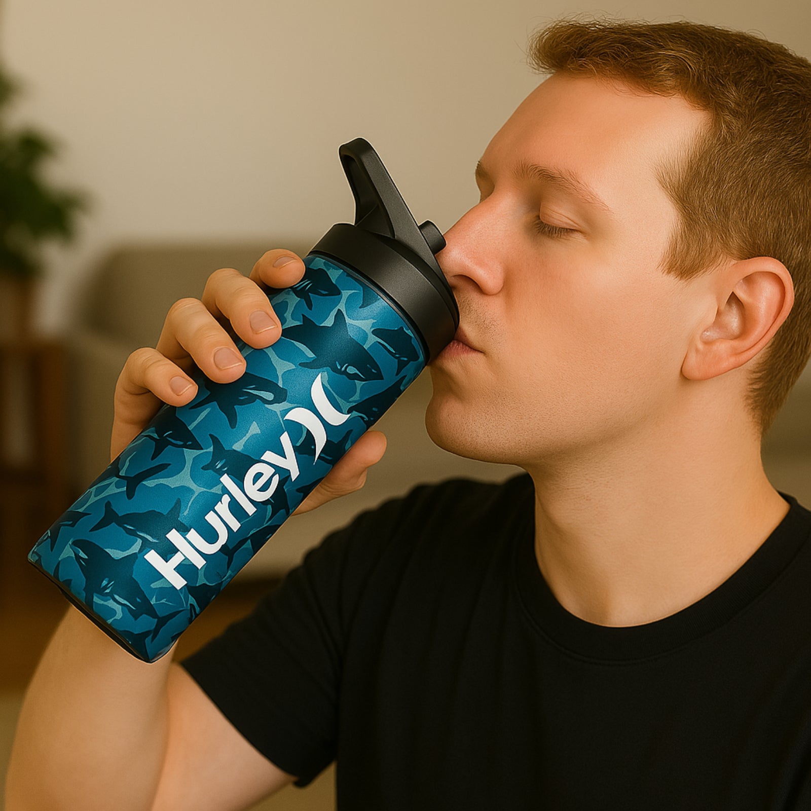 Hurley 3D Shark Design 16Oz Straw Cap Ss. Sports Bottle