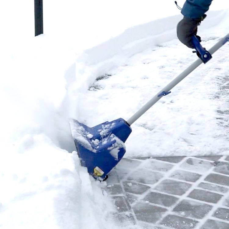 Snow Joe 24V-SS11 24-Volt IONMAX Cordless Snow Shovel Kit, 11-Inch W/ 4.0-Ah Battery and Charger