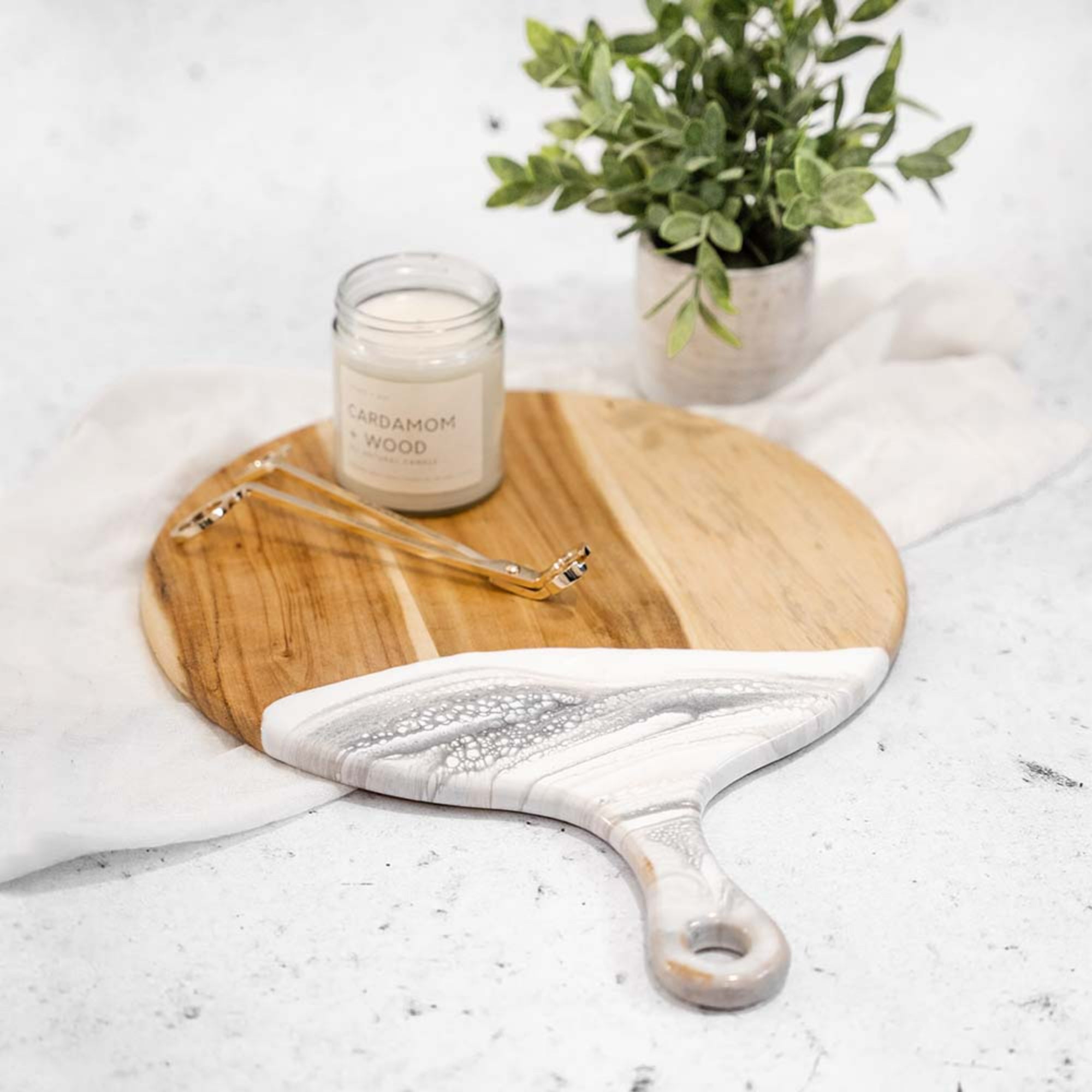 Lynn & Liana Handmade 12" Acacia Cheese Paddle
