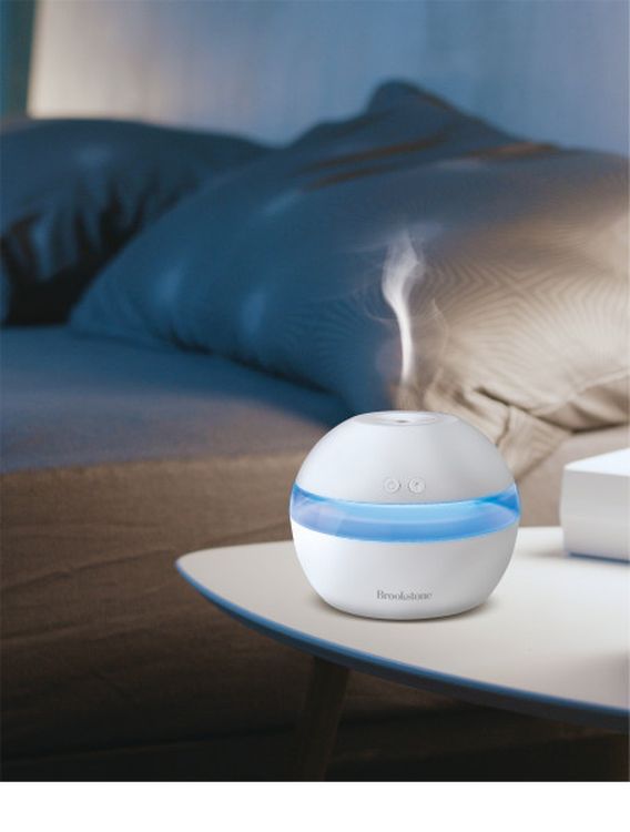 Brookstone Mist Ultrasonic Aroma Diffuser