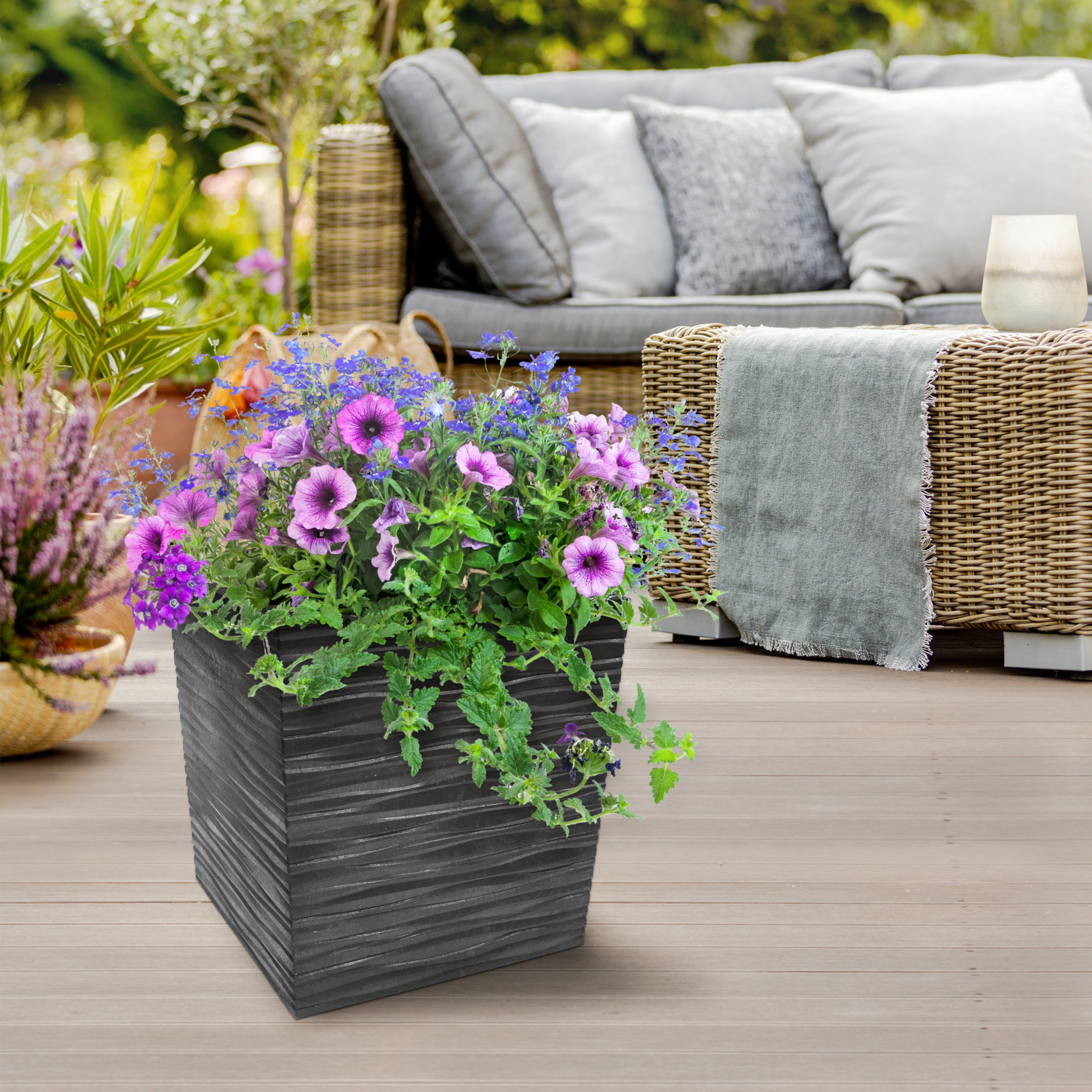 Teirra Verde 13in W x 14in H Citadel Horizon Medium Recycled Self-Watering Indoor/Outdoor Square Planter-Black
